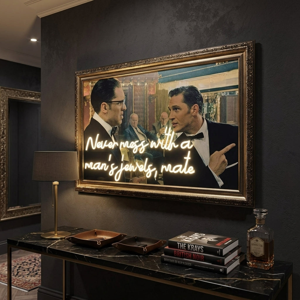 "Legend" Temalı ve Neon Yazılı Modern Tablo