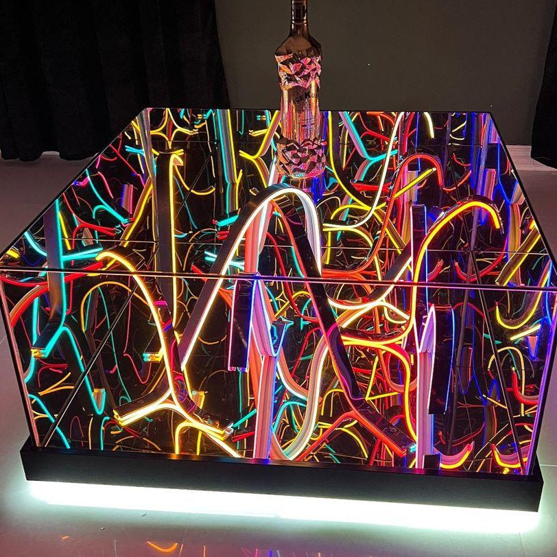 Neon Sehpa